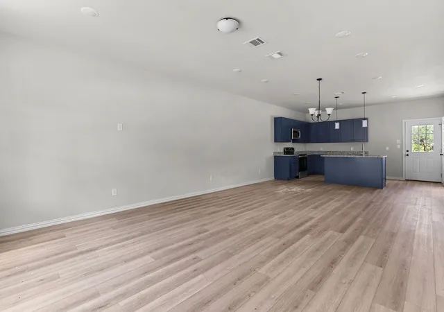 Photo 3 of Sale Pending at 3125 N Lumber St, Fort Worth, TX 76112 | MLS# 21300591 | Listing updated on 2026-08-28