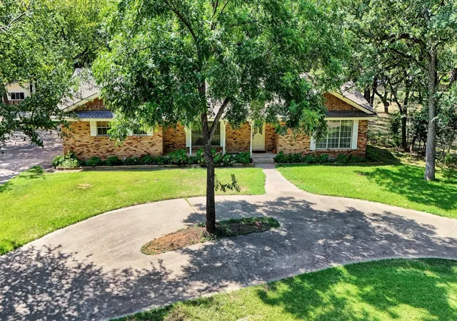 Photo 1 of Single family home for sale at 638 Arawe Cir E, Irving, TX 75060 | MLS# 21288642 | Listing updated on 2026-08-22