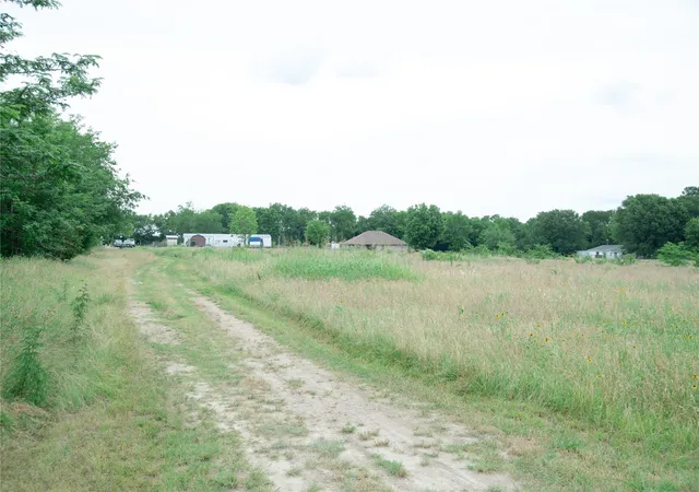 Photo 12 of Manufactured home for sale at 5997 County Road 3214, Lone Oak, TX 75453 | MLS# 21295203 | Listing updated on 2026-09-30