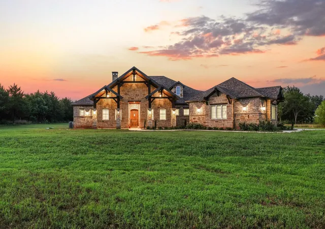 Homes for sale in Pottsboro, TX | 231 Geis Dr, Pottsboro, TX 75076 | MLS# 21300541