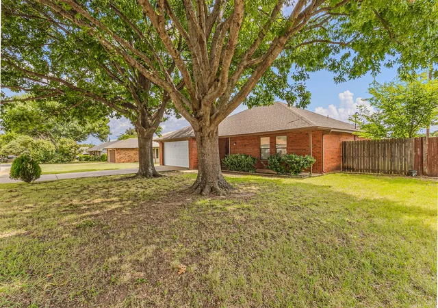 Homes for sale in Midlothian, TX | 1422 Stiles Ct, Midlothian, TX 76065 | MLS# 21298903