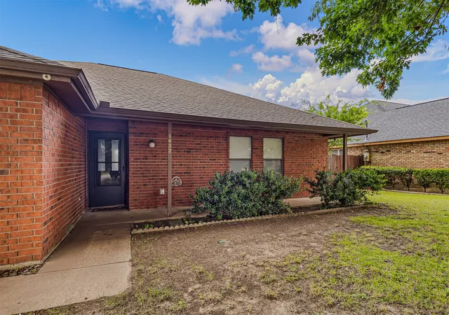 Homes for sale in Midlothian, TX | 1422 Stiles Ct, Midlothian, TX 76065 | MLS# 21298903