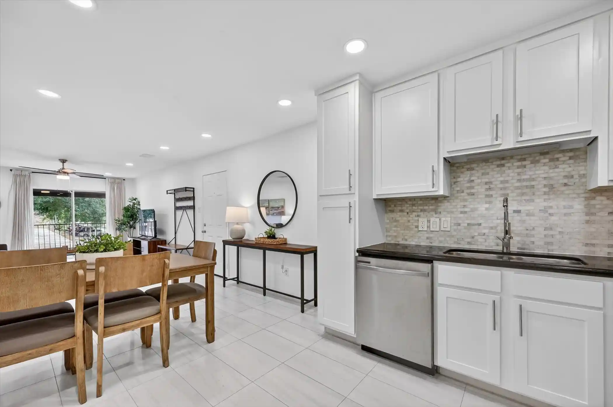 Listing Photo 1 - Condo for sale in 5111 Skillman St located at 5111 Skillman St, Dallas, TX 75206 - Unit #224