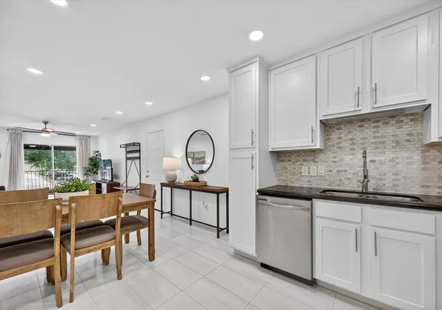Listing Photo 1 - Condo for sale in building located at 5111 Skillman St, Dallas, TX 75206 - Unit #224