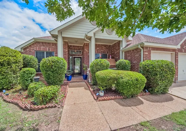 Homes for sale in Rowlett, TX | 7806 Albany Dr, Rowlett, TX 75089 | MLS# 21300628
