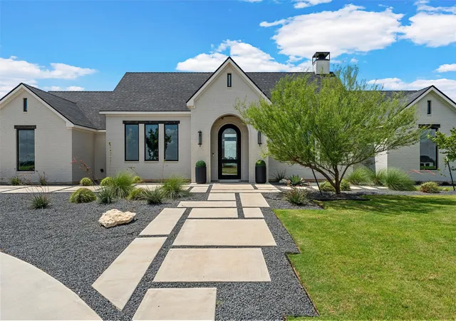 Single family home for sale at 417 Willow Moon Ranch Rd, Crawford, TX 76638 | MLS# 21299942