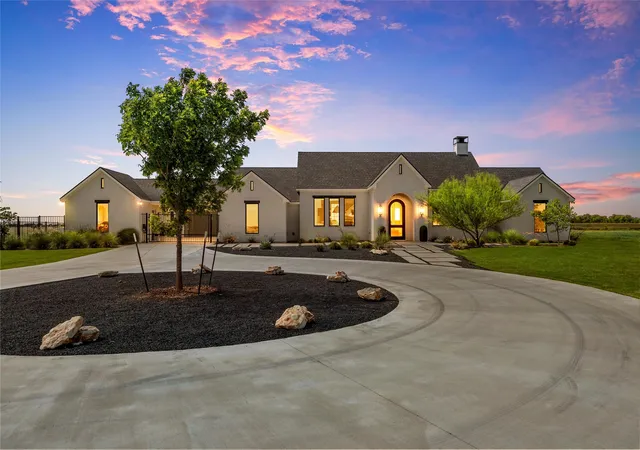 Photo 2 of Single family home for sale at 417 Willow Moon Ranch Rd, Crawford, TX 76638 | MLS# 21299942 | Listing updated on 2026-10-05