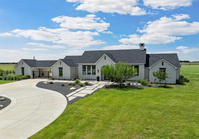 Photo 3 of Single family home for sale at 417 Willow Moon Ranch Rd, Crawford, TX 76638 | MLS# 21299942 | Listing updated on 2026-10-05