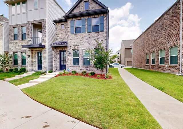 Photo 4 of Townhouse for sale at 7539 Edgeware Rd, Dallas, TX 75228 | MLS# 21253224 | Listing updated on 2026-09-04