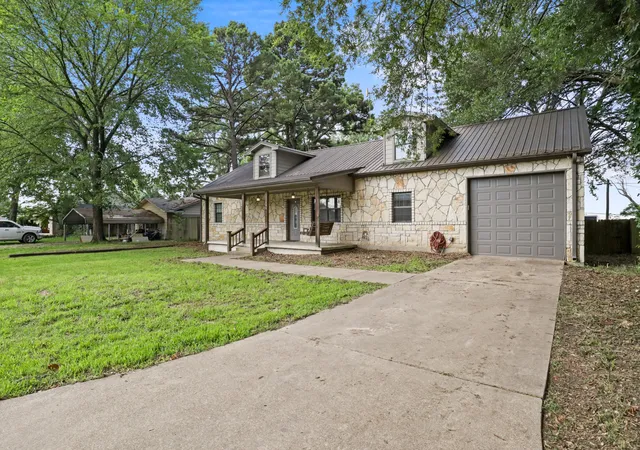 Photo 2 of Sale Pending at 131 Katy, Emory, TX 75440 | MLS# 21300410 | Listing updated on 2026-08-22