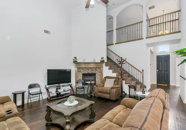 Photo 3 of Single family home for sale at 6441 Dove Chase Ln, Fort Worth, TX 76123 | MLS# 21300831 | Listing updated on 2026-08-28