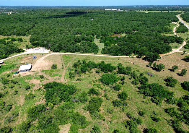 Photo 3 of House for sale at 5511 Fm 2127, Bowie, TX 76230 | MLS# 21300879 | Listing updated on 2026-08-22