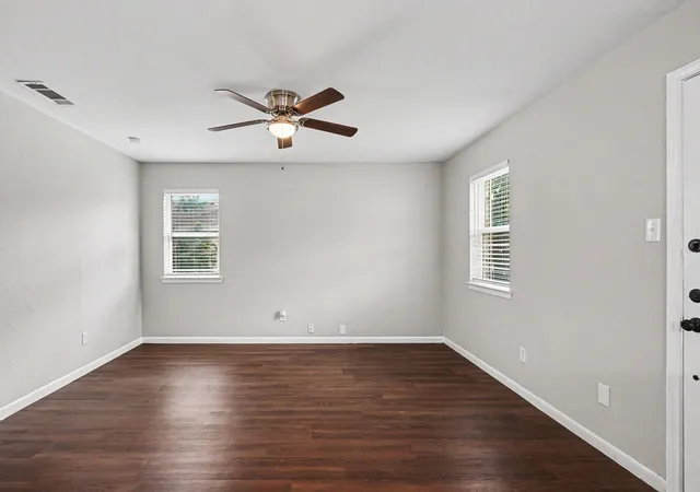 Photo 3 of Single family home for sale at 809 E Bovell St, Crowley, TX 76036 | MLS# 21292732 | Listing updated on 2026-08-22