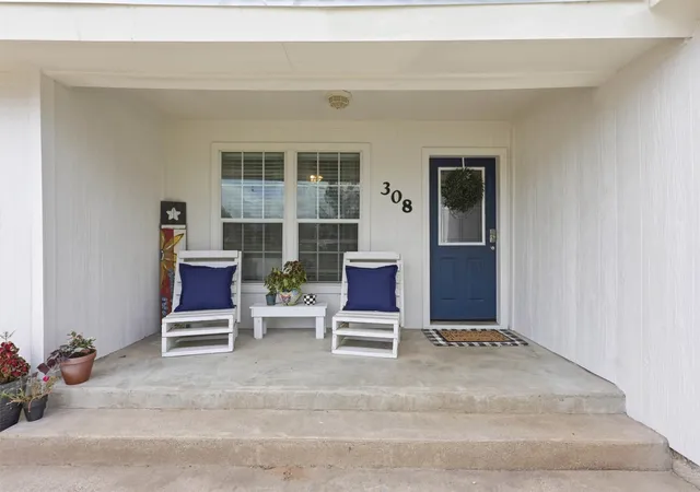 Homes for sale in Springtown, TX | 308 W 1St St, Springtown, TX 76082 | MLS# 21299863