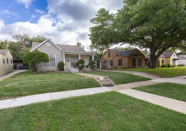 Photo 2 of Sale Pending at 2705 Yucca Ave, Fort Worth, TX 76111 | MLS# 21300666 | Listing updated on 2026-07-15