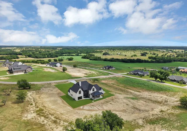 Photo 3 of Single family home for sale at 205 Wren Vw, Weatherford, TX 76087 | MLS# 21300306 | Listing updated on 2026-08-09
