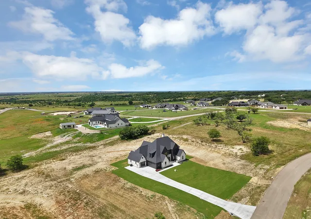 Photo 4 of Single family home for sale at 205 Wren Vw, Weatherford, TX 76087 | MLS# 21300306 | Listing updated on 2026-08-09