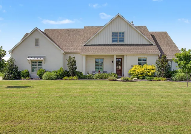 Photo 1 of Single family home for sale at 1401 Oliver Creek Ln, Justin, TX 76247 | MLS# 21300955 | Listing updated on 2026-07-07