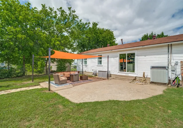25th image of 709 Charles St, Weatherford, TX 76086 | MLS# 21300936