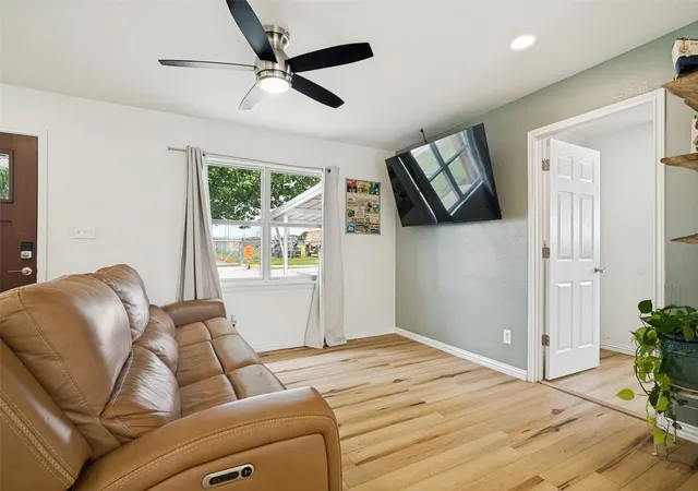 5th image of 709 Charles St, Weatherford, TX 76086 | MLS# 21300936