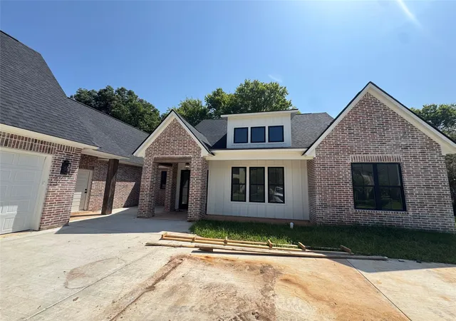 2nd image of 329 Autumn Ridge Dr, Bossier City, LA 71111 | MLS# 21300973