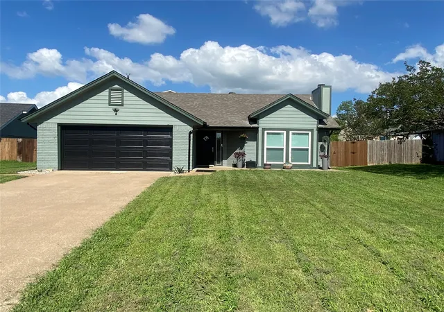 Homes for sale in East Tawakoni, TX | 331 Egret Cir, East Tawakoni, TX 75472 | MLS# 21295338