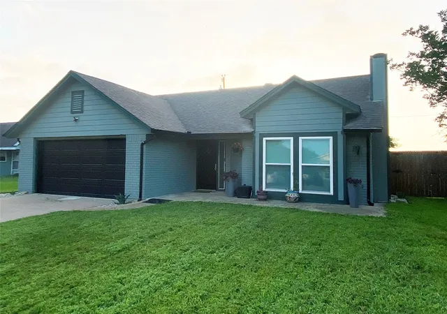 Homes for sale in East Tawakoni, TX | 331 Egret Cir, East Tawakoni, TX 75472 | MLS# 21295338