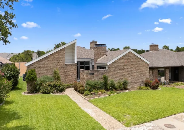 Photo 1 of Single family home for sale at 16833 Davenport Ct, Dallas, TX 75248 | MLS# 21300726 | Listing updated on 2026-09-27