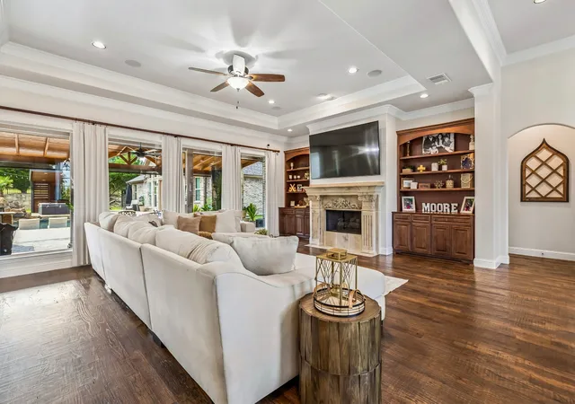 Photo 3 of Single family home for sale at 114 Yorkshire Dr, Rockwall, TX 75032 | MLS# 21300716 | Listing updated on 2026-09-25