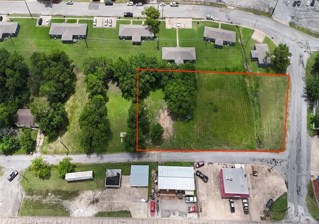 Photo 1 of Land for sale at 808 E Third St, Bonham, TX 75418 | MLS# 21300990 | Listing updated on 2026-09-25
