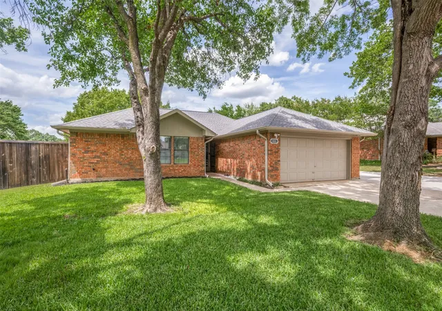 Homes for sale in Corinth, TX | 3661 Fairview Dr, Corinth, TX 76210 | MLS# 21301012