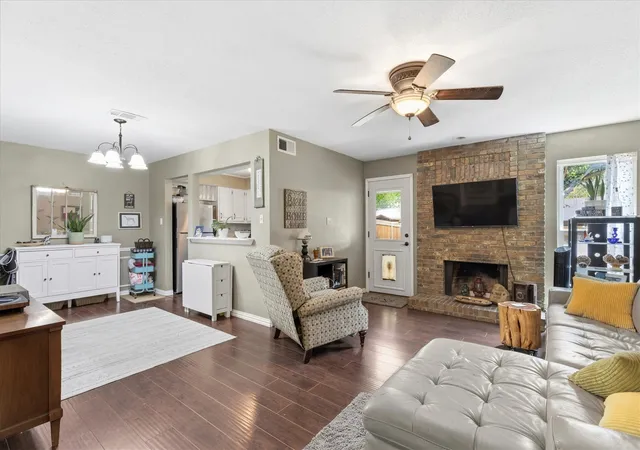 Photo 3 of Townhouse for sale at 246 Mccarley Pl, Mc Kinney, TX 75071 | MLS# 21298966 | Listing updated on 2026-08-25