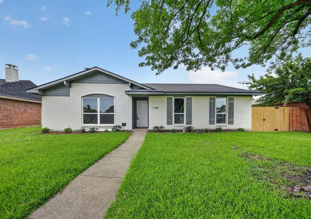 Homes for sale in Mesquite, TX | 1308 Grinnell Dr, Mesquite, TX 75150 | MLS# 21299705