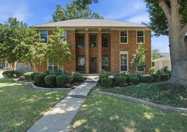 1st image of 905 Silverthorne Trl, Lewisville, TX 75077 | MLS# 21300285