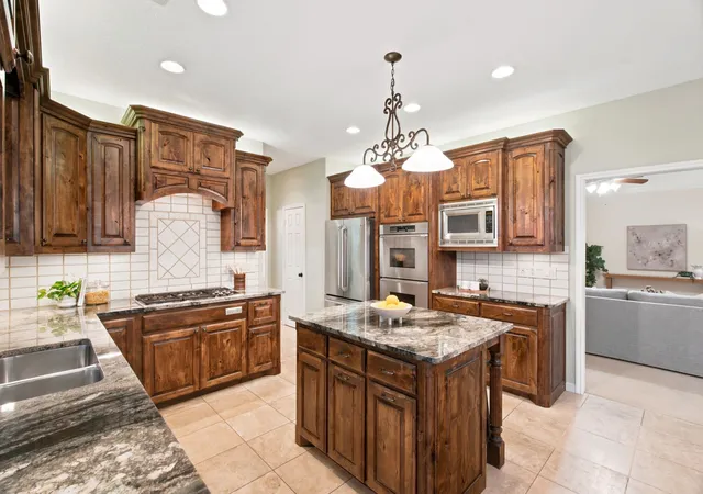 3rd image of 905 Silverthorne Trl, Lewisville, TX 75077 | MLS# 21300285