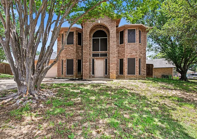 Photo 2 of Single family home for sale at 7654 Moss Ct, North Richland Hills, TX 76182 | MLS# 21300528 | Listing updated on 2026-08-22