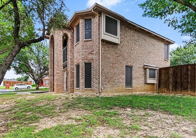 Photo 4 of Single family home for sale at 7654 Moss Ct, North Richland Hills, TX 76182 | MLS# 21300528 | Listing updated on 2026-08-22