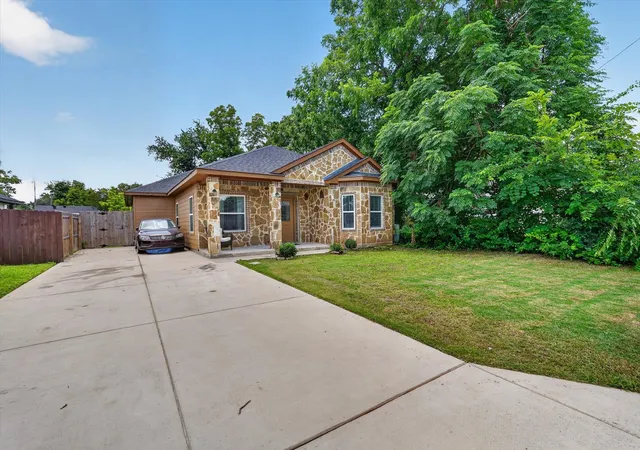 Photo 2 of Single family home for sale at 4552 Corregidor St, Dallas, TX 75216 | MLS# 21286202 | Listing updated on 2026-08-24