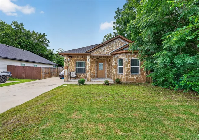 Photo 3 of Single family home for sale at 4552 Corregidor St, Dallas, TX 75216 | MLS# 21286202 | Listing updated on 2026-08-24