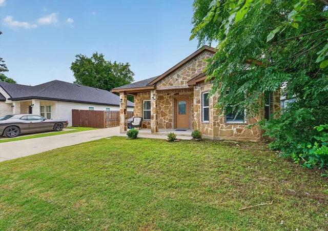 Photo 3 of Single family home for sale at 4552 Corregidor St, Dallas, TX 75216 | MLS# 21286202 | Listing updated on 2026-08-24