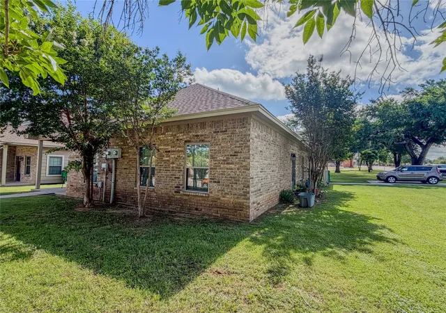 Homes for sale in Bridgeport, TX | 1101 Cates St, Bridgeport, TX 76426 | MLS# 21297498