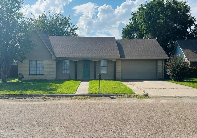 Photo 36 of Single family home for sale at 806 Crestline Dr, Mexia, TX 76667 | MLS# 21301092 | Listing updated on 2026-08-22