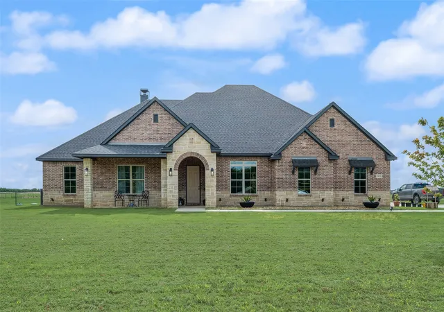 Homes for sale in Palmer, TX | 1821 E Campus Rd, Palmer, TX 75152 | MLS# 21300495