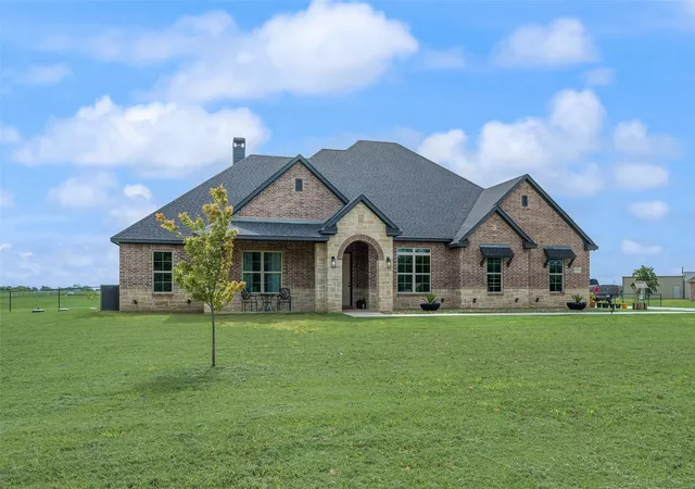 Homes for sale in Palmer, TX | 1821 E Campus Rd, Palmer, TX 75152 | MLS# 21300495