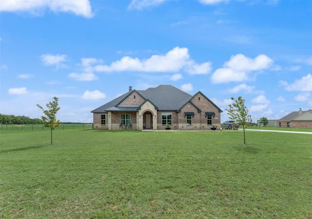 Homes for sale in Palmer, TX | 1821 E Campus Rd, Palmer, TX 75152 | MLS# 21300495