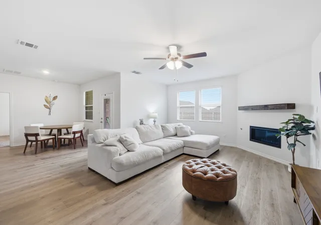Photo 4 of Single family home for sale at 112 Kiskadee Trl, Caddo Mills, TX 75135 | MLS# 21301122 | Listing updated on 2026-08-22