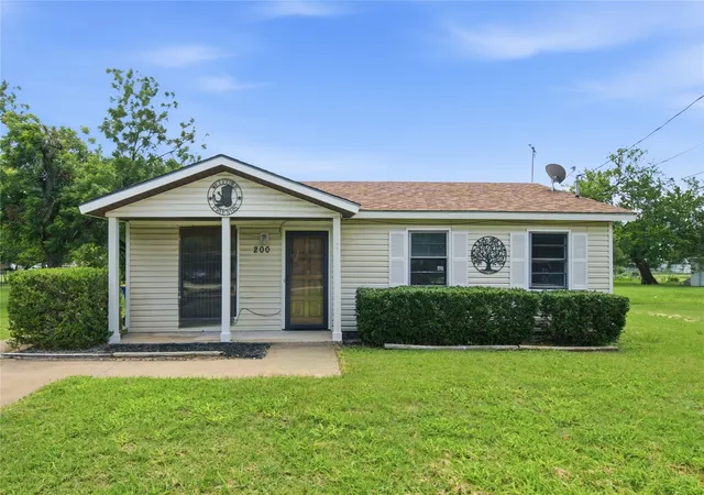 Homes for sale in White Settlement, TX | 200 Russell St, White Settlement, TX 76108 | MLS# 21301151