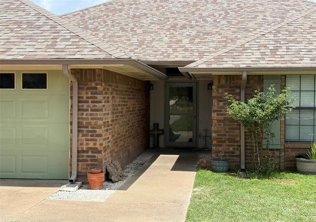 Photo 2 of Sale Pending at 1192 Deer Trl, Glen Rose, TX 76043 | MLS# 21300404 | Listing updated on 2026-07-22