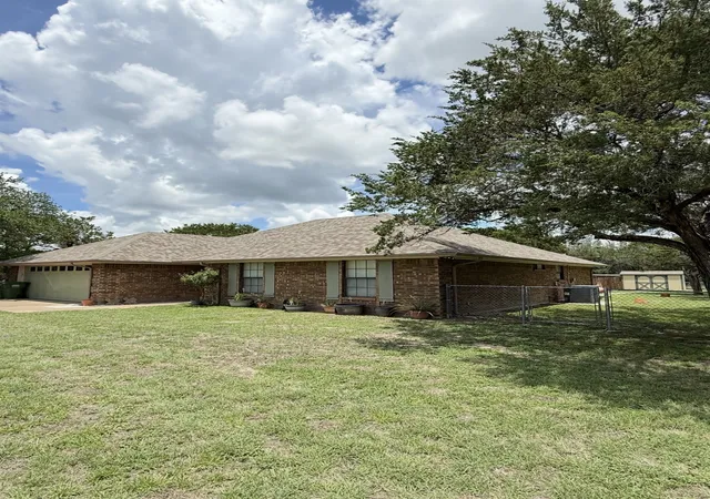Photo 3 of Sale Pending at 1192 Deer Trl, Glen Rose, TX 76043 | MLS# 21300404 | Listing updated on 2026-07-22