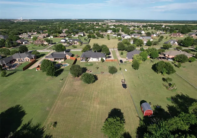 Homes for sale in Waxahachie, TX | 1320 E Highland Rd, Waxahachie, TX 75167 | MLS# 21282401